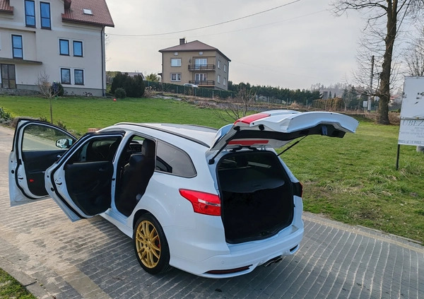 Ford Focus cena 53999 przebieg: 170977, rok produkcji 2015 z Wolbrom małe 781